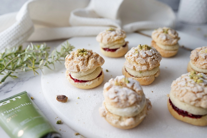windbeutel mit pistaziencreme