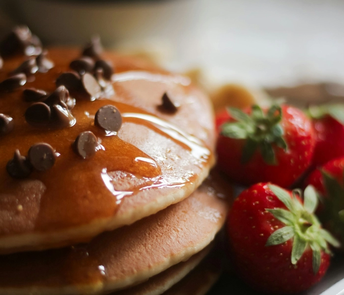 kürbispfannkuchen mit gesalzenem karamellbelag