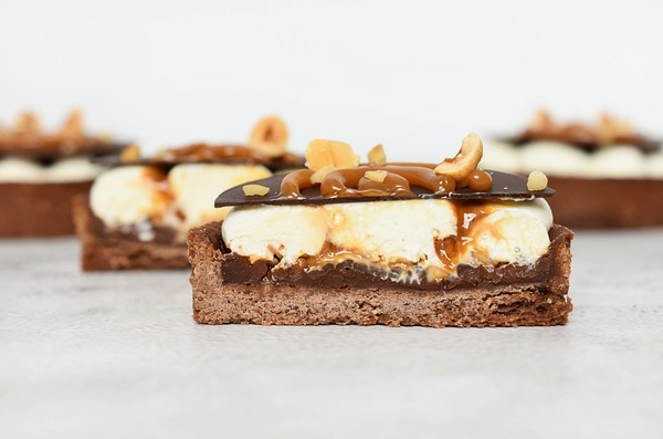 schokoladen- karamell- und milchcremekuchen