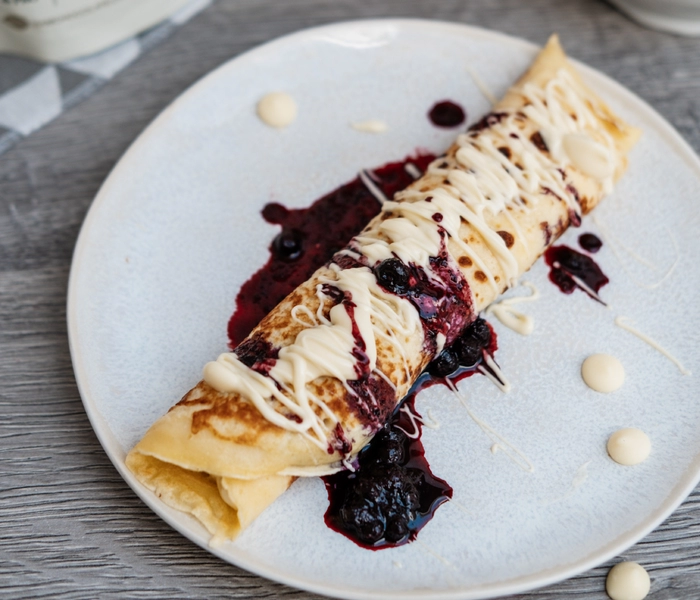 weiße schokoladenpfannkuchen