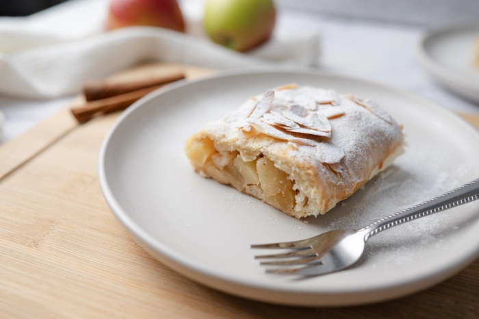 apfelstrudel in süßer und salziger variante